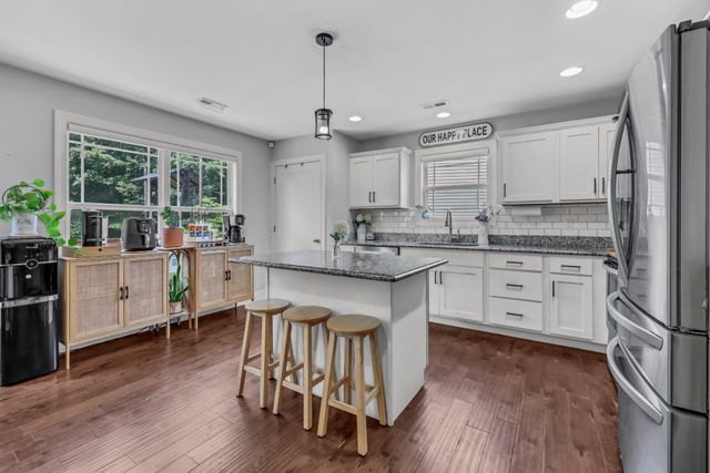 2594 Alex Overlook Way, Clarksville, TN 37043