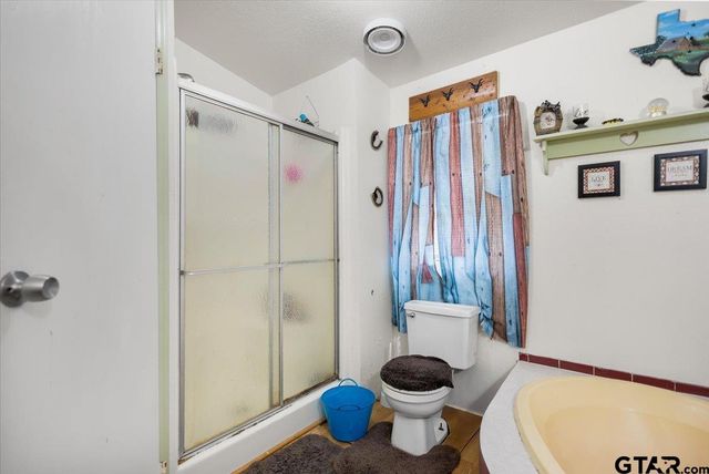 21133 Oak Drive, Larue, TX 75770