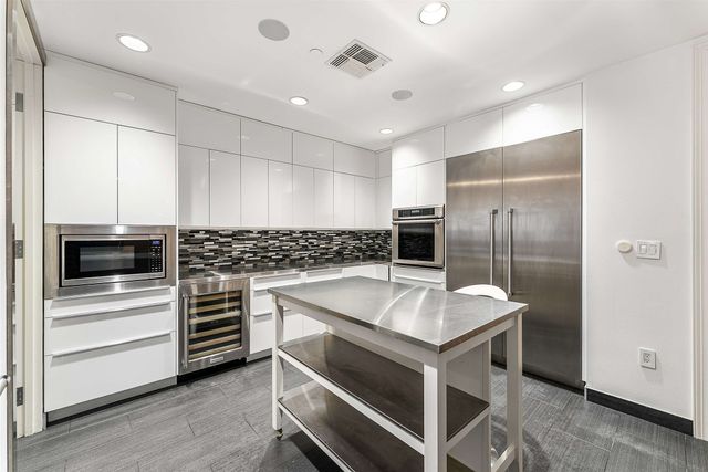 1505 Elm Street 1003, Dallas, TX 75201