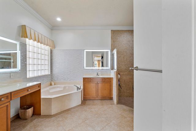 9556 Cobblestone Creek Drive, Boynton Beach, FL 33472