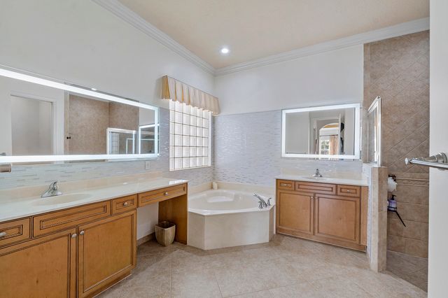 9556 Cobblestone Creek Drive, Boynton Beach, FL 33472