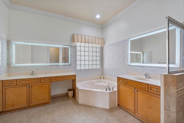 9556 Cobblestone Creek Drive, Boynton Beach, FL 33472