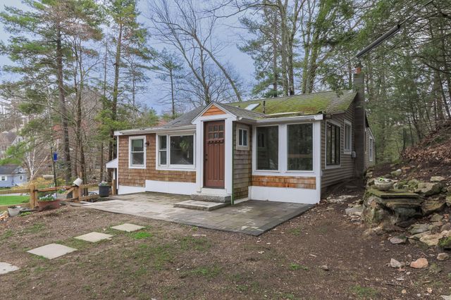 21 Hemlock Heights Road, Atkinson, NH 03811