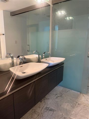 200 Biscayne Boulevard Way 4013, Miami, FL 33131