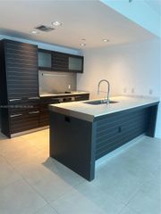 200 Biscayne Boulevard Way 4013, Miami, FL 33131