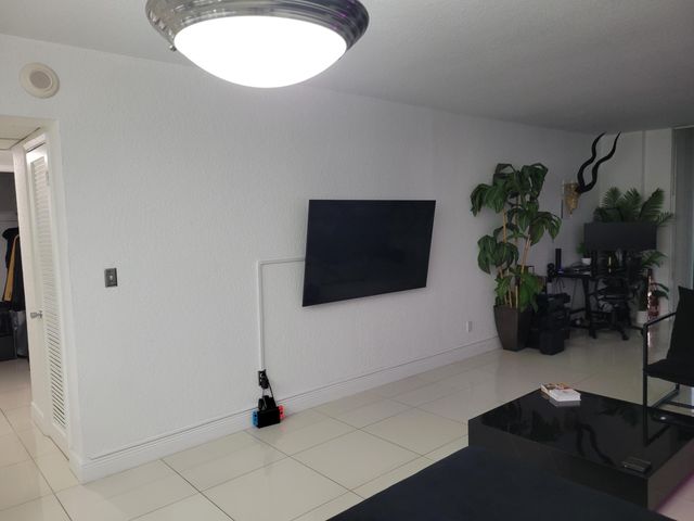 19370 Collins Avenue 623, Sunny Isles Beach, FL 33160