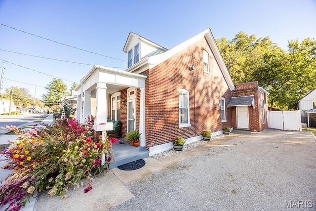 614 S Church Street, Belleville, IL 62220