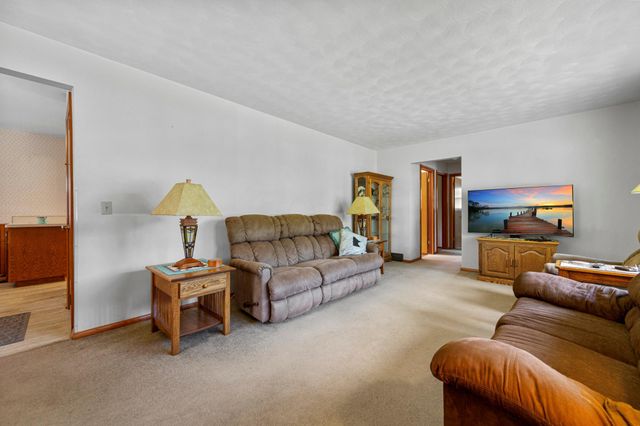7049 Ewing Avenue N, Brooklyn Center, MN 55429