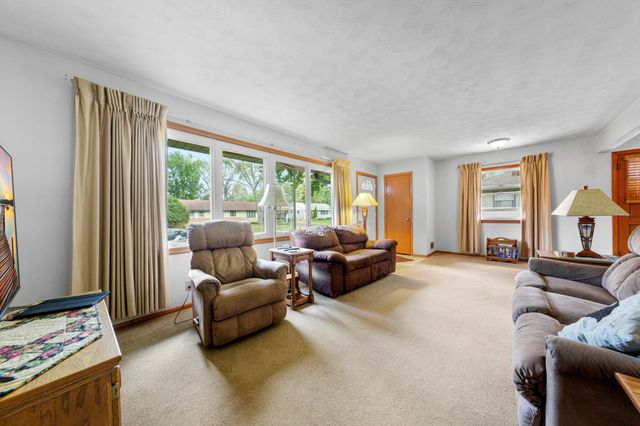 7049 Ewing Avenue N, Brooklyn Center, MN 55429