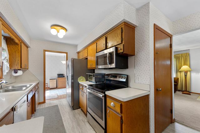 7049 Ewing Avenue N, Brooklyn Center, MN 55429
