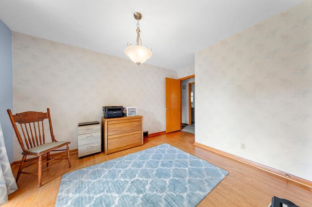 7049 Ewing Avenue N, Brooklyn Center, MN 55429