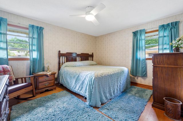 7049 Ewing Avenue N, Brooklyn Center, MN 55429