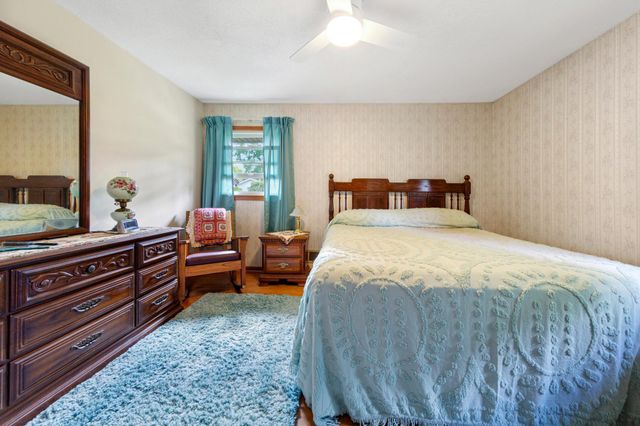 7049 Ewing Avenue N, Brooklyn Center, MN 55429