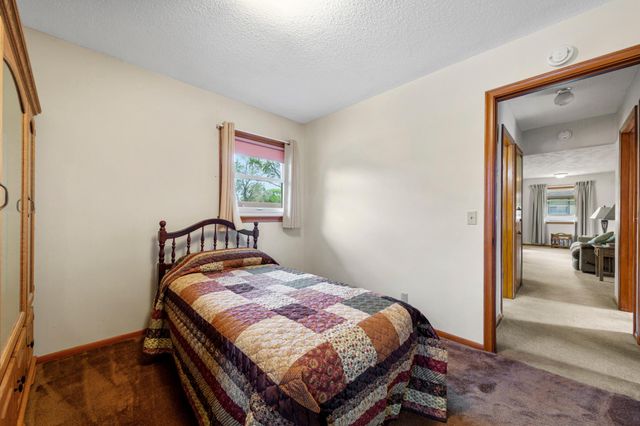7049 Ewing Avenue N, Brooklyn Center, MN 55429