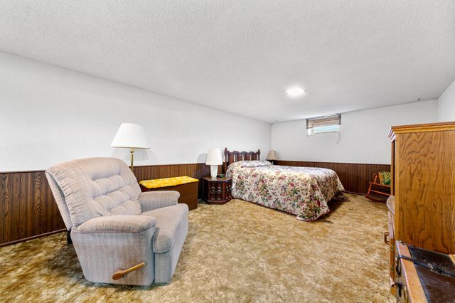 7049 Ewing Avenue N, Brooklyn Center, MN 55429