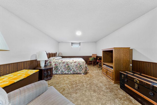 7049 Ewing Avenue N, Brooklyn Center, MN 55429