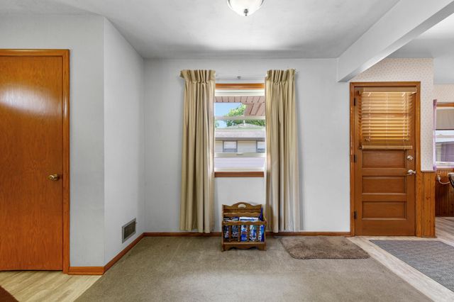 7049 Ewing Avenue N, Brooklyn Center, MN 55429