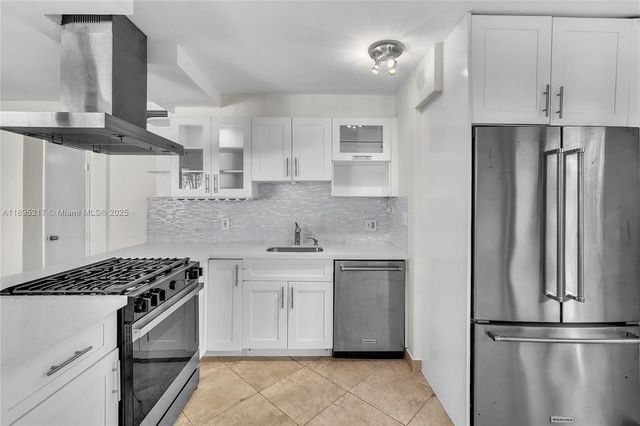3265 Virginia St 13, Miami, FL 33133