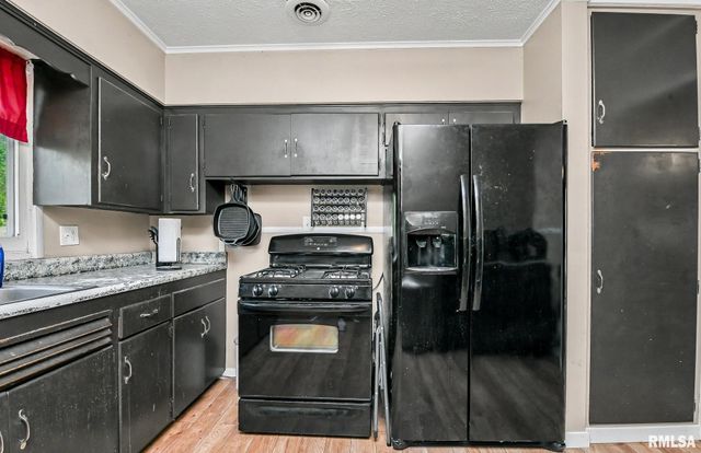 5133 N MONTCLAIR Avenue, Peoria Heights, IL 61616