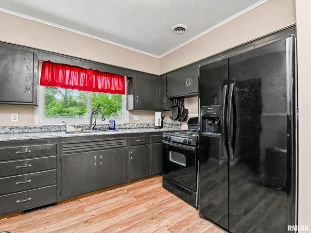 5133 N MONTCLAIR Avenue, Peoria Heights, IL 61616