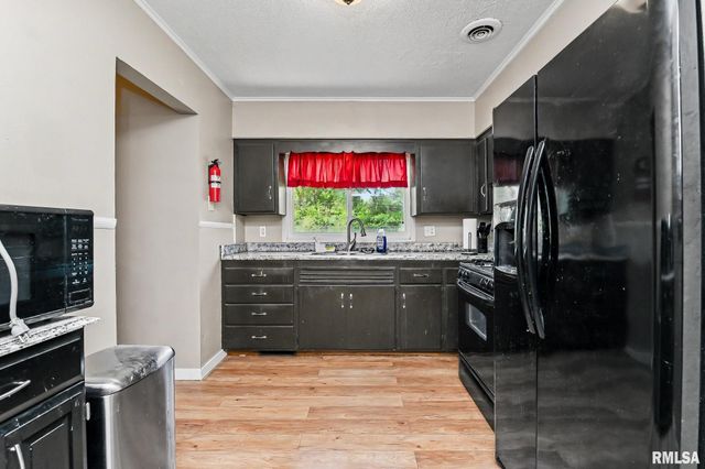 5133 N MONTCLAIR Avenue, Peoria Heights, IL 61616