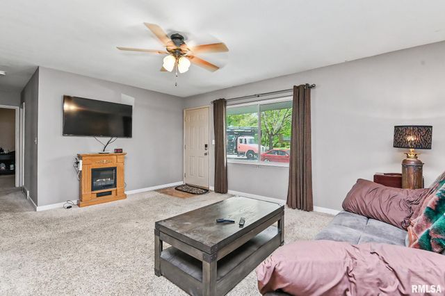 5133 N MONTCLAIR Avenue, Peoria Heights, IL 61616