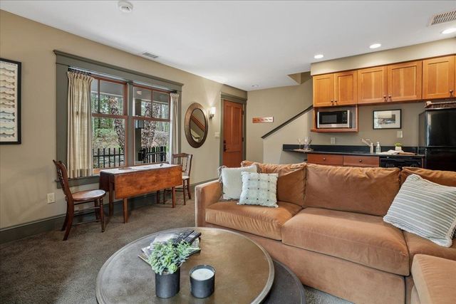 55 Audubon Way, Auburn, NH 03032