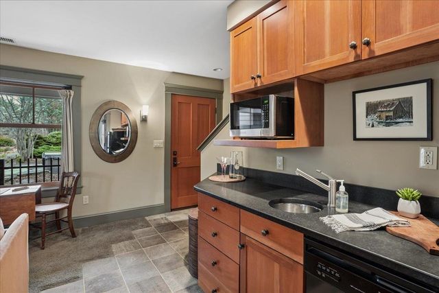 55 Audubon Way, Auburn, NH 03032