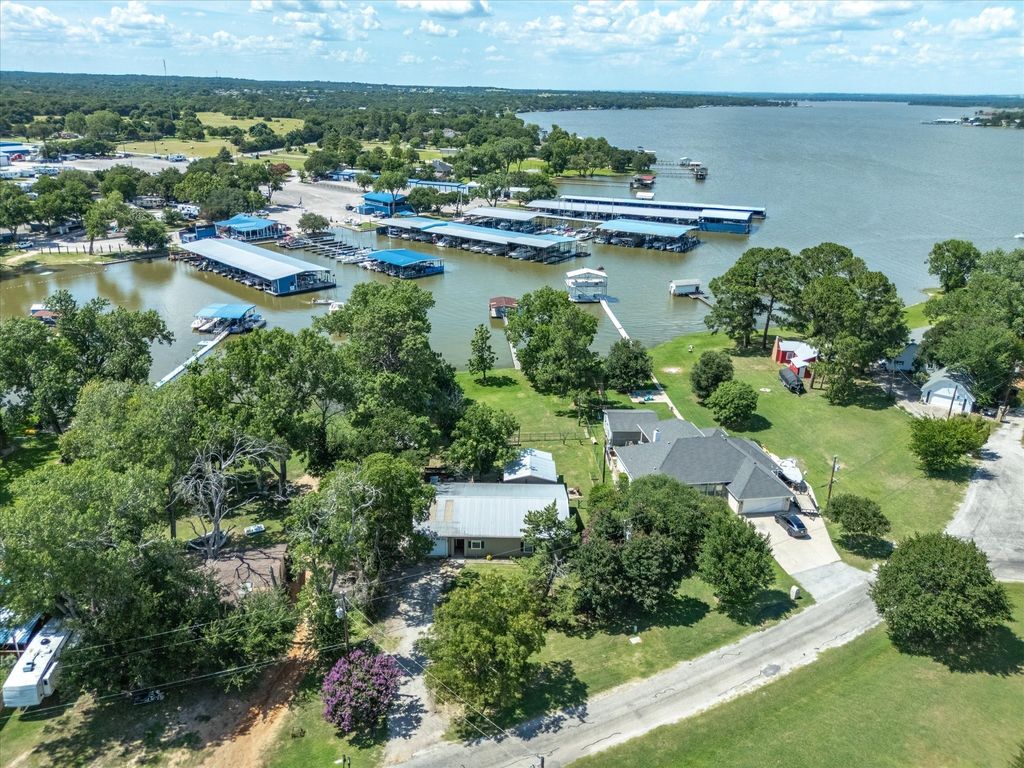 11335 Eustace Drive, Azle, TX 76020