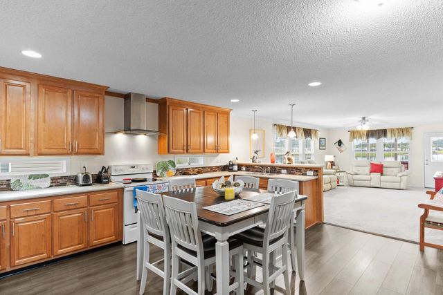 222 Lakeside Crossing Dr., Conway, SC 29526