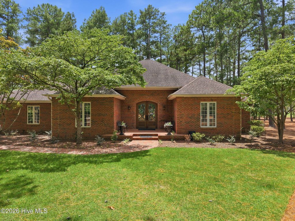 39 Devon Drive, Pinehurst, NC 28374