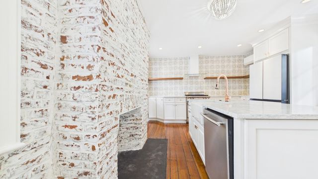 30 Anson Street, Charleston, SC 29401