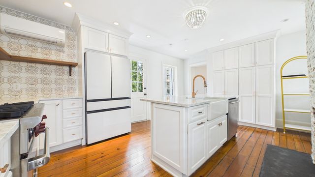 30 Anson Street, Charleston, SC 29401