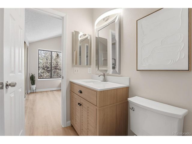 10187 E Peakview Ave, Englewood, CO 80111