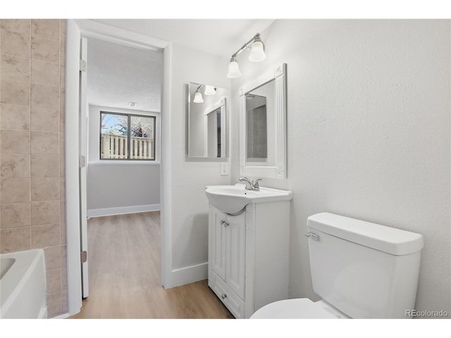 10187 E Peakview Ave, Englewood, CO 80111