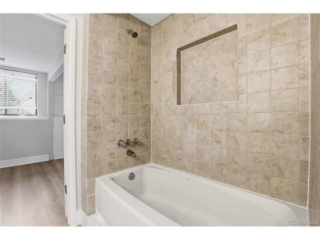 10187 E Peakview Ave, Englewood, CO 80111