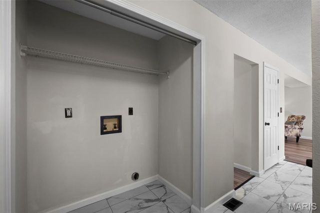 1981 Saint Johns Crossing, Arnold, MO 63010