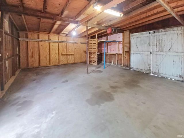 39 N 275 W Road, Princeton, IN 47670