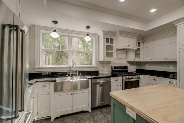 1401 Broadway Street N, Stillwater, MN 55082