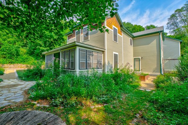 1401 Broadway Street N, Stillwater, MN 55082