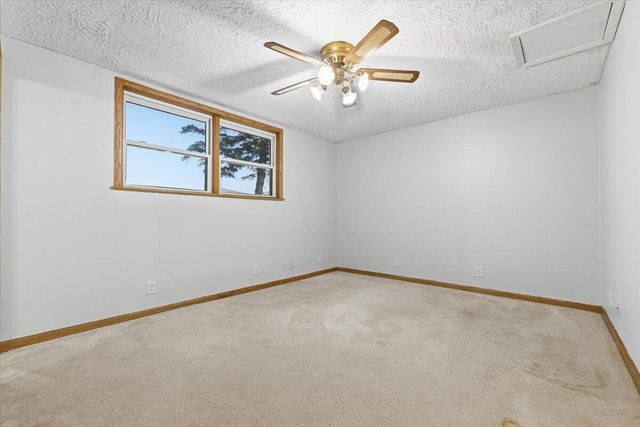 3808 RAMELLE Drive, Council Bluffs, IA 51501