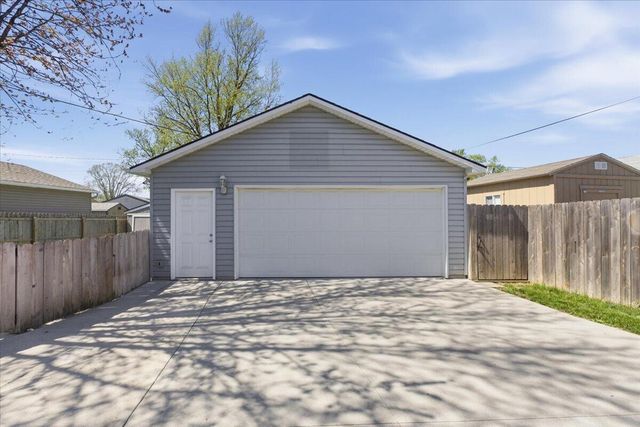 3808 RAMELLE Drive, Council Bluffs, IA 51501