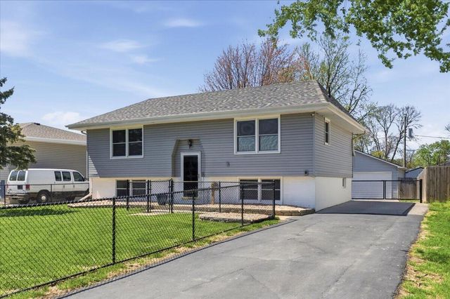 3808 RAMELLE Drive, Council Bluffs, IA 51501