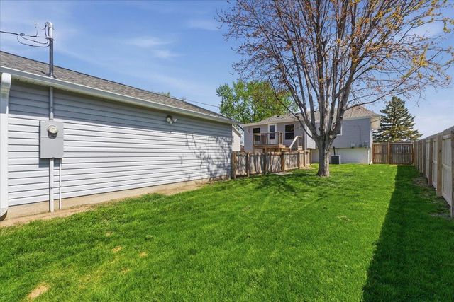 3808 RAMELLE Drive, Council Bluffs, IA 51501