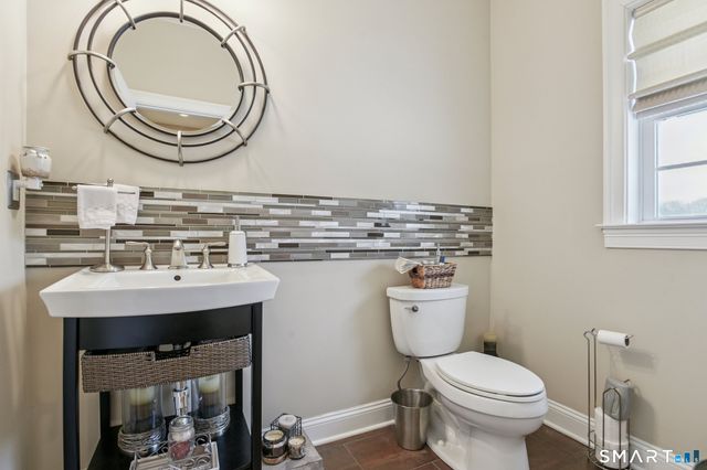 10 Ball Road, North Haven, CT 06473