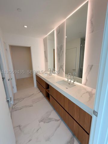 1400 Biscayne Blvd 702, Miami, FL 33132
