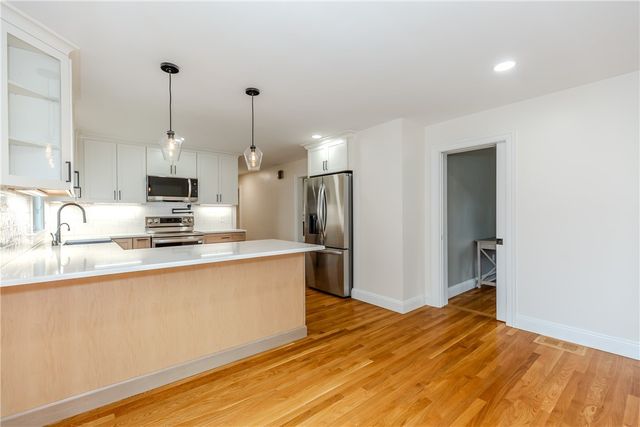 8 Barnes Street, Smithfield, RI 02828
