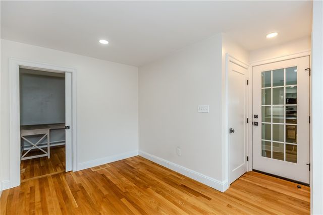 8 Barnes Street, Smithfield, RI 02828