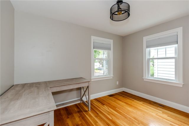 8 Barnes Street, Smithfield, RI 02828