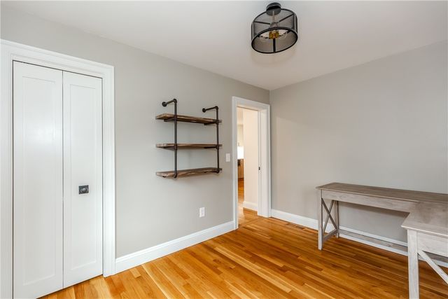 8 Barnes Street, Smithfield, RI 02828